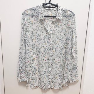 ユニクロ(UNIQLO)のボタニカルフラワーシャツ(シャツ/ブラウス(長袖/七分))