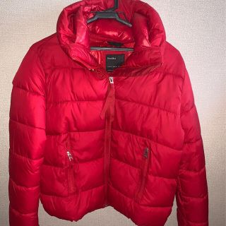 ベルシュカ(Bershka)のBershka red puffer jacket(ダウンジャケット)