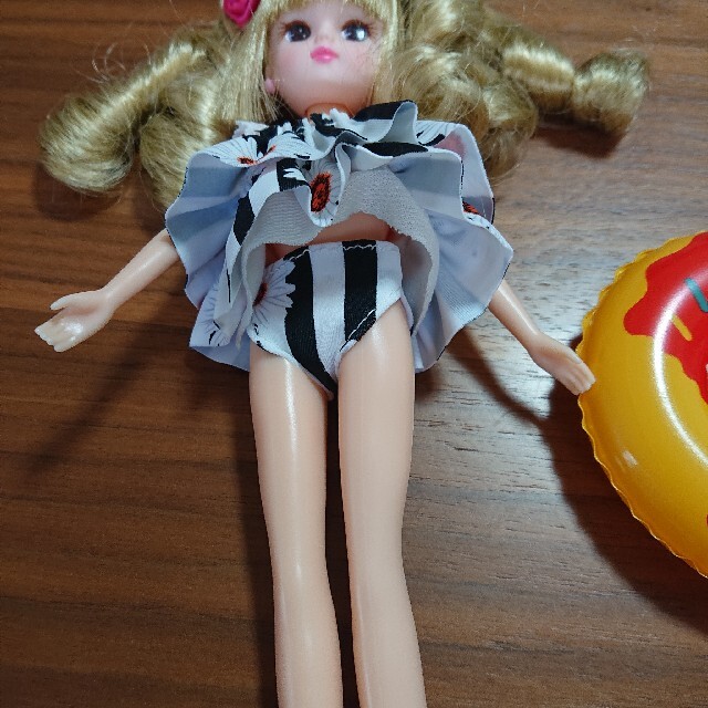 リカちゃん バービーちゃん お人形さん用の水着 ビキニ 浮き輪 サンダルの3の通販 By フリルショップ ラクマ リカちゃん バービーちゃん お人形さん用の水着 ビキニ 浮き輪 サンダルの3の通販 By フリルショップ ラクマ