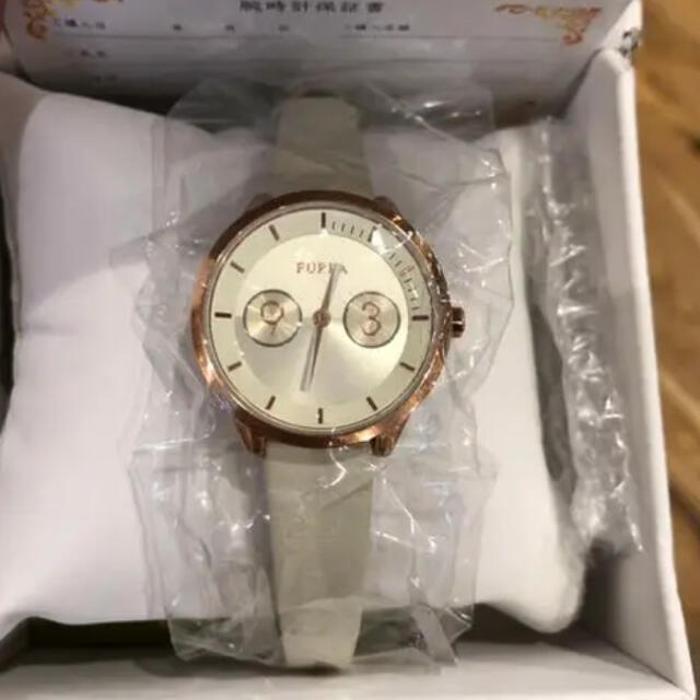 売り切れ必至！ FURLA 新品未使用 時計 腕時計 アナログ時計 白 腕時計(アナログ)