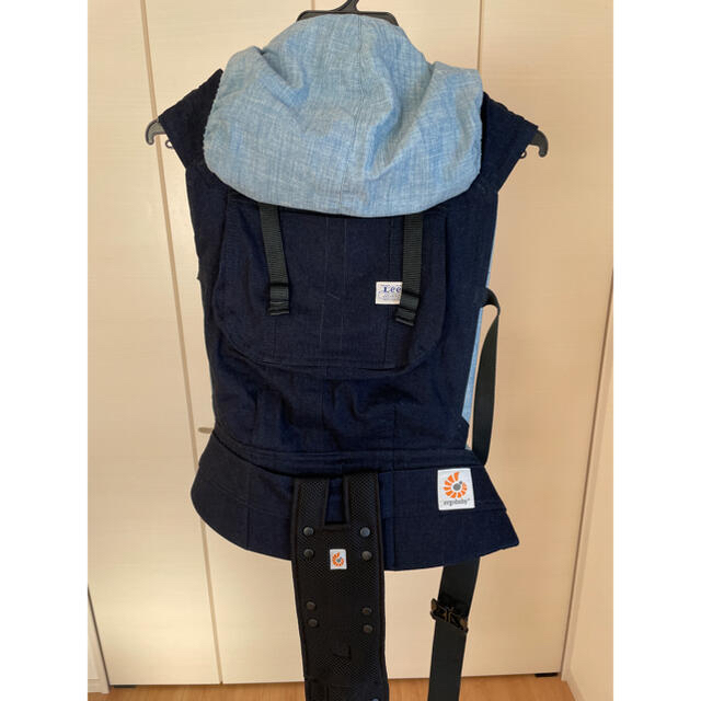 Ergobaby(エルゴベビー)の(おっさん様専用)[未使用]ergobabyベビーキャリア/Leeデニム/正規品 キッズ/ベビー/マタニティの外出/移動用品(抱っこひも/おんぶひも)の商品写真