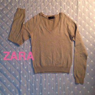 ザラ(ZARA)のZARA✳︎ベージュのVネックニット(ニット/セーター)