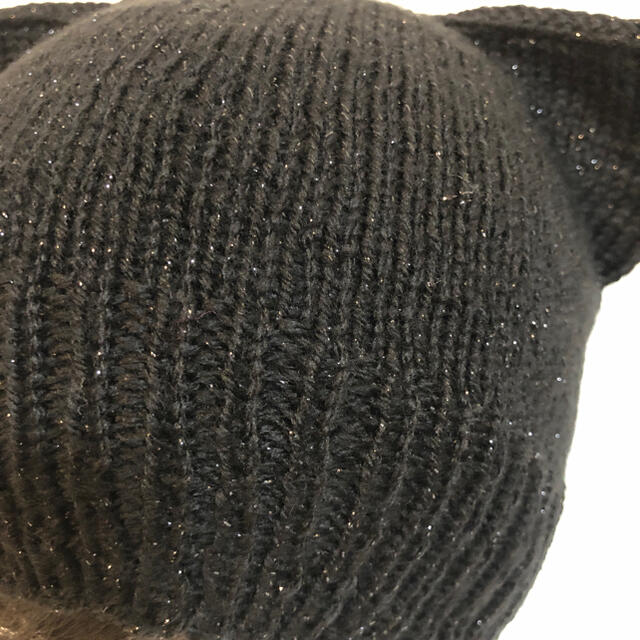 ラメ入り黒の猫耳ニット帽 レディースの帽子(ニット帽/ビーニー)の商品写真