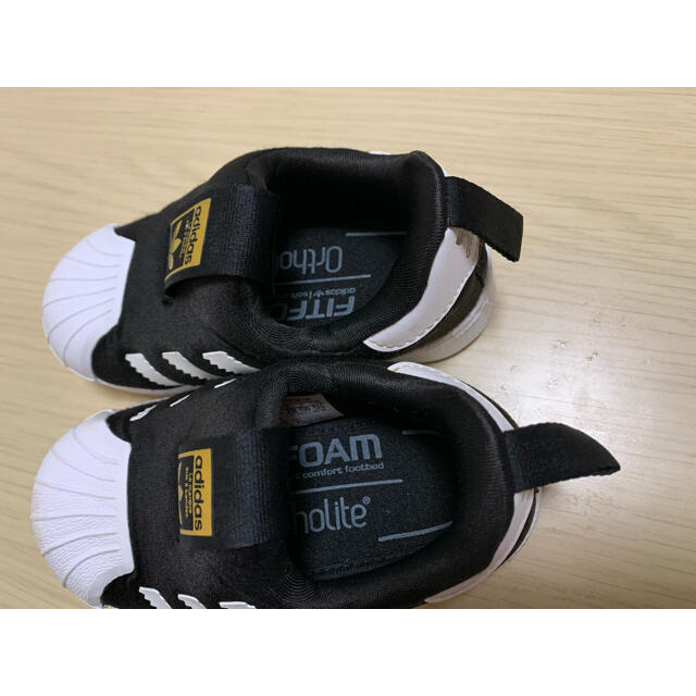 adidas(アディダス)のadidas スニーカー キッズ/ベビー/マタニティのキッズ靴/シューズ(15cm~)(スニーカー)の商品写真