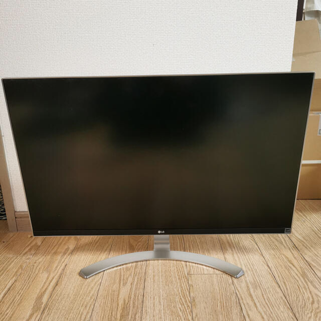 LG 27UD68-W 4Kディスプレイ