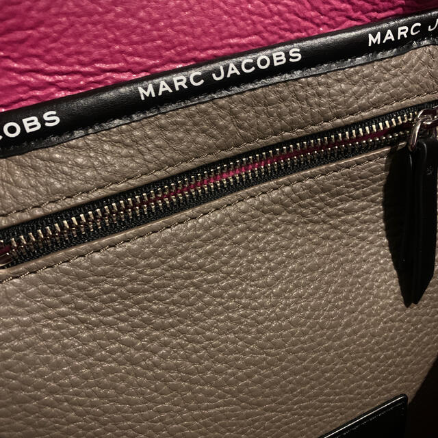 MARC JACOBS(マークジェイコブス)のマークジェイコブス＊タグトート レディースのバッグ(トートバッグ)の商品写真