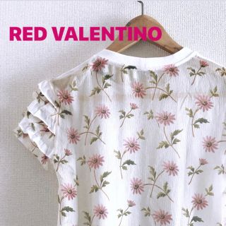 レッドヴァレンティノ(RED VALENTINO)の【最終価格！】RED  VALENTINO デイジープリント トップス(カットソー(半袖/袖なし))