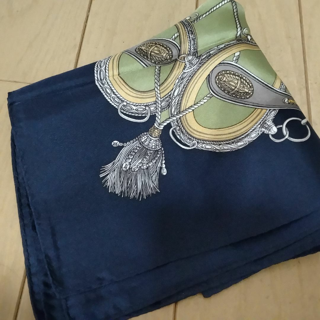Perle Peche(ペルルペッシュ)の幾何学模様　スカーフ 2枚 レディースのファッション小物(バンダナ/スカーフ)の商品写真