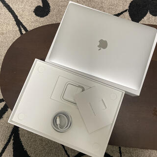 アップル(Apple)のMacBook Air 2020 MVH42J/A Corei5 512GB(ノートPC)
