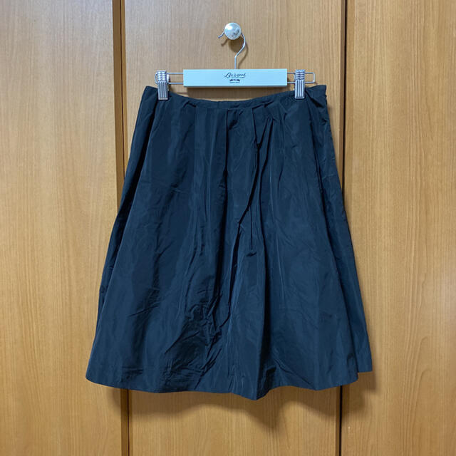 URBAN RESEARCH ROSSO(アーバンリサーチロッソ)のROSSO 形状記憶スカート(ブラック) レディースのスカート(ひざ丈スカート)の商品写真