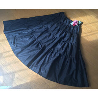 カネコイサオ(KANEKO ISAO)のカネコイサオピンクハウス綿ローンティアードスカート黒(ロングスカート)