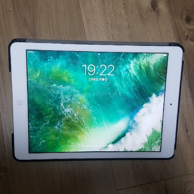 iPad Air 32GB Wi-Fi + Cellular シルバー