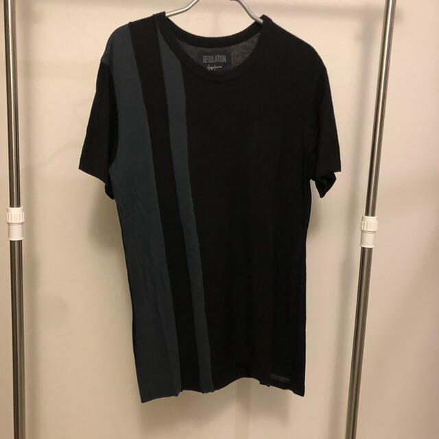 Yohji Yamamoto(ヨウジヤマモト)のヨウジヤマモト Yohji Yamamoto REGULATION tシャツ メンズのトップス(Tシャツ/カットソー(半袖/袖なし))の商品写真