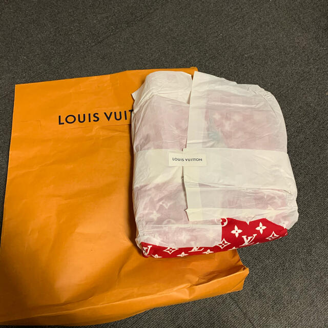 LOUIS VUITTON(ルイヴィトン)の新品 LOUIS VUITTON SUPREME Box Logo Hooded メンズのトップス(パーカー)の商品写真