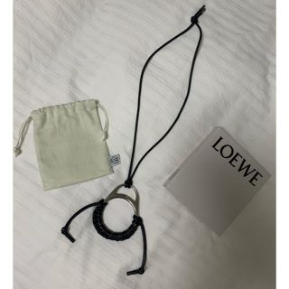 ロエベ(LOEWE)のロエベ LOEWE ラムスキンネックレス　レザーシルバーペンダント　(ネックレス)