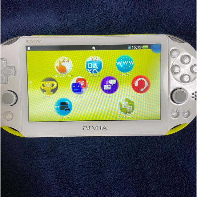 PlayStation Vita(プレイステーションヴィータ)のPlayStation vita 2000 ライムグリーン エンタメ/ホビーのゲームソフト/ゲーム機本体(携帯用ゲーム機本体)の商品写真