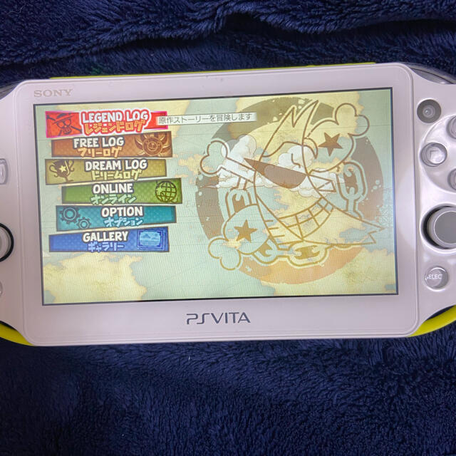 PlayStation Vita(プレイステーションヴィータ)のPlayStation vita 2000 ライムグリーン エンタメ/ホビーのゲームソフト/ゲーム機本体(携帯用ゲーム機本体)の商品写真