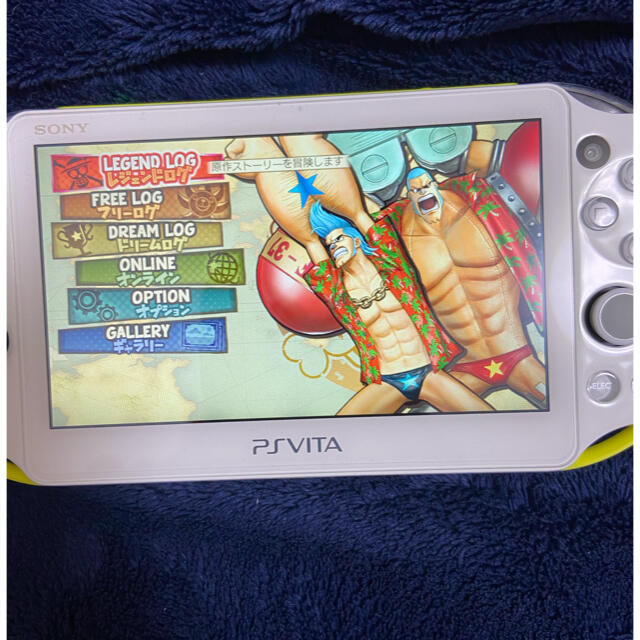 PlayStation Vita(プレイステーションヴィータ)のPlayStation vita 2000 ライムグリーン エンタメ/ホビーのゲームソフト/ゲーム機本体(携帯用ゲーム機本体)の商品写真