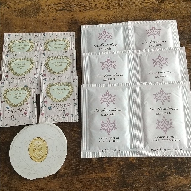 Les Merveilleuses LADUREE(レメルヴェイユーズラデュレ)のラデュレ試供品セット コスメ/美容のキット/セット(サンプル/トライアルキット)の商品写真