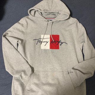 トミーヒルフィガー(TOMMY HILFIGER)のTommyHilfiger グレー　パーカー(パーカー)