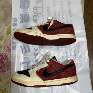 ナイキ(NIKE)のNIKE dunk low レッドガーデン　レッド　ホワイト　フラワー　26(スニーカー)