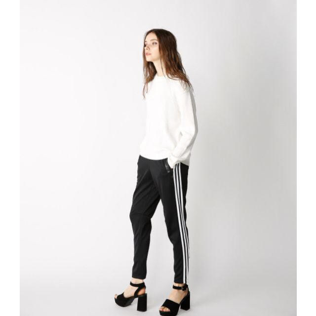 moussy(マウジー)のadidas moussy ジャージ レディースのパンツ(カジュアルパンツ)の商品写真