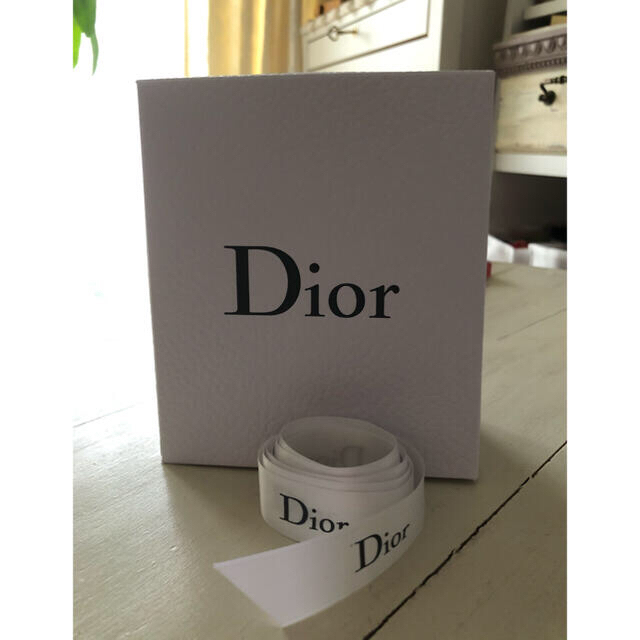 Christian Dior(クリスチャンディオール)のディオール アディクト マキシマイザー 001 ピンク コスメ/美容のベースメイク/化粧品(リップグロス)の商品写真