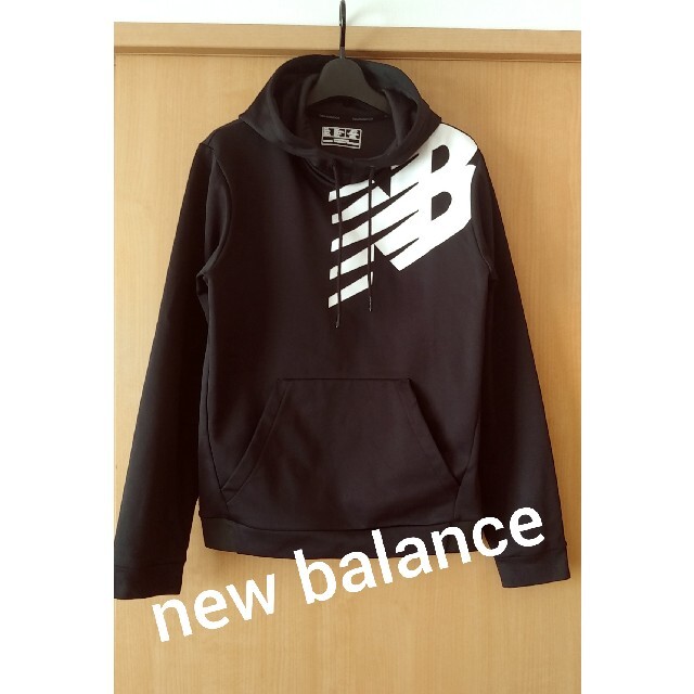 New Balance(ニューバランス)のnew balance★裏起毛ブラックパーカー レディースのトップス(パーカー)の商品写真