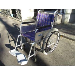 【引き取り歓迎】KAWAMURA（カワムラ）折り畳み式自走式車椅子　(その他)