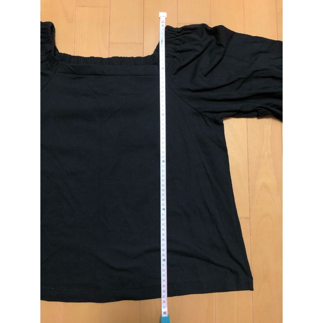 UNIQLO(ユニクロ)のユニクロ オフショルダー ブラック T シャツ 2way レディースのトップス(Tシャツ(半袖/袖なし))の商品写真