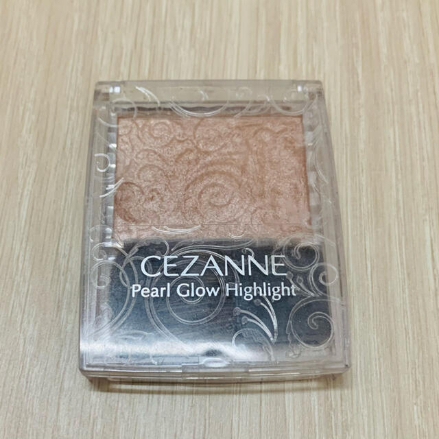 CEZANNE（セザンヌ化粧品）(セザンヌケショウヒン)のみーちゃん♪様　セザンヌ パールグロウハイライト 02 ロゼベージュ コスメ/美容のベースメイク/化粧品(チーク)の商品写真