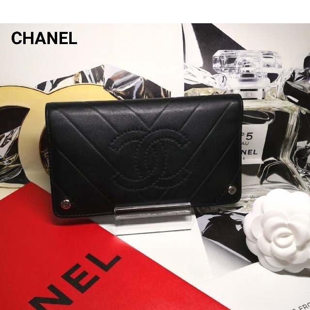 CHANEL(シャネル)の売切れ　シャネル シェブロン ココマーク 長財布 極美品 10番台 【鑑定済】 レディースのファッション小物(財布)の商品写真