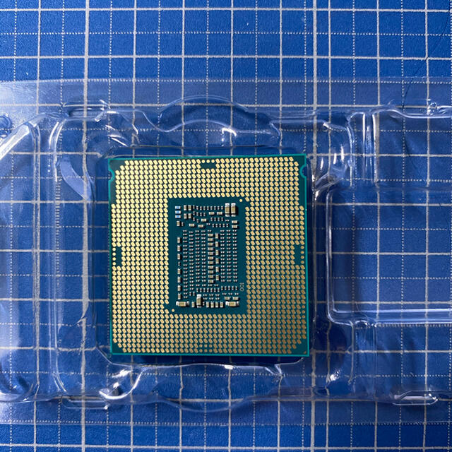 Intel Core i7 8700 (Coffee Lake-S) の通販 by ここ's shop｜ラクマ 高評価即納