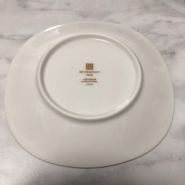 GIVENCHY(ジバンシィ)のジバンシー  GIVENCHY カップ   お皿　花柄 インテリア/住まい/日用品のキッチン/食器(食器)の商品写真