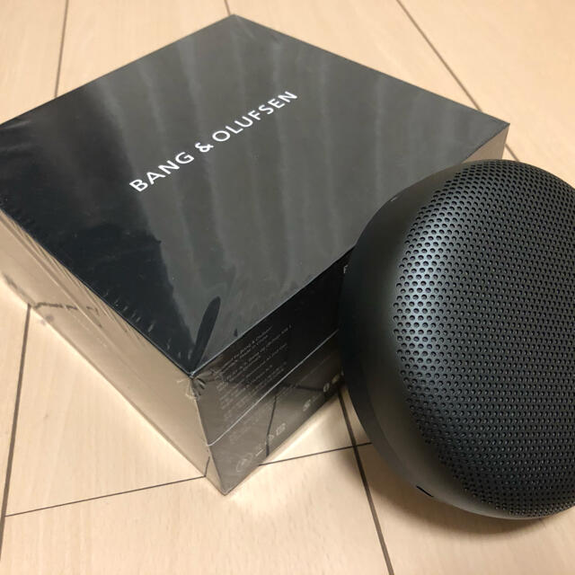 Beosound A1 2nd Gen Black Mercedesコラボ品 スマホ/家電/カメラのオーディオ機器(スピーカー)の商品写真