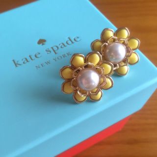 ケイトスペードニューヨーク(kate spade new york)のモコモコ様専用 kate spade フラワーピアス(ピアス)