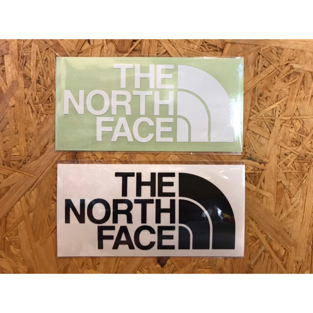 THE NORTH FACE(ザノースフェイス)のノースフェイス カッティングステッカー 黒 1枚 白 1枚 正規品 スポーツ/アウトドアのアウトドア(その他)の商品写真