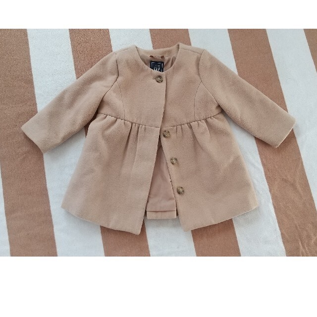 GAP(ギャップ)のGAPノーカラーコートsize90 キッズ/ベビー/マタニティのキッズ服女の子用(90cm~)(コート)の商品写真