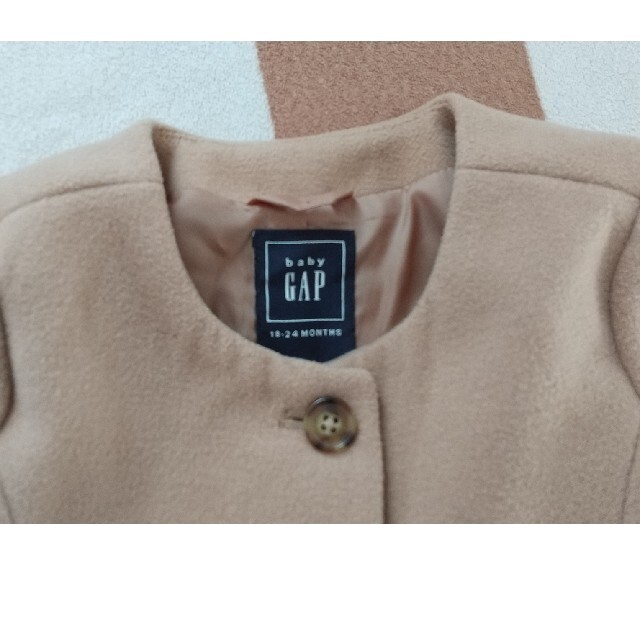 GAP(ギャップ)のGAPノーカラーコートsize90 キッズ/ベビー/マタニティのキッズ服女の子用(90cm~)(コート)の商品写真