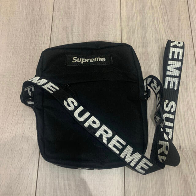 Supreme(シュプリーム)のsupreme シュプリーム  ショルダーバッグ メンズのバッグ(ショルダーバッグ)の商品写真