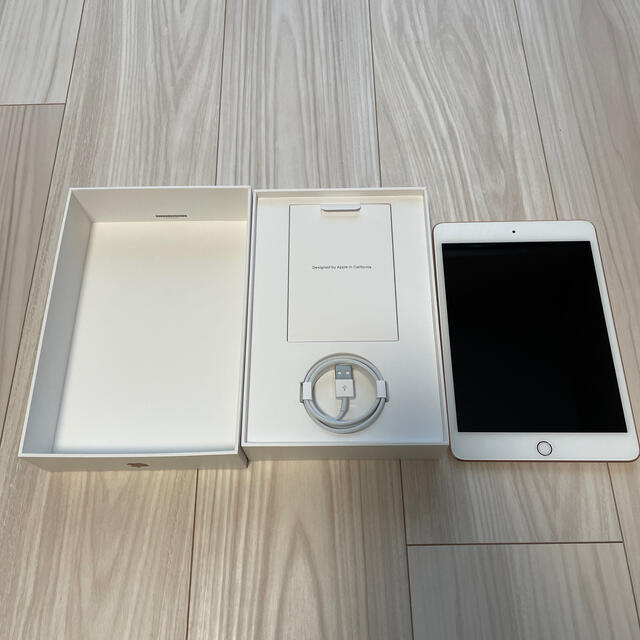 Apple(アップル)のiPad mini5 wifi gold 64GB スマホ/家電/カメラのPC/タブレット(タブレット)の商品写真