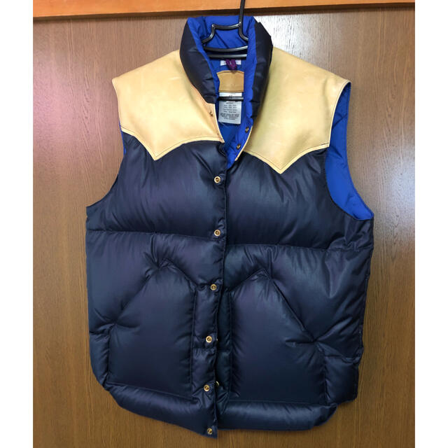 Rocky Mountain Featherbed(ロッキーマウンテンフェザーベッド)のロッキーマウンテンフェザーベッド ダウンベスト サイズ42 馬革　日本製　未使用 メンズのジャケット/アウター(ダウンベスト)の商品写真