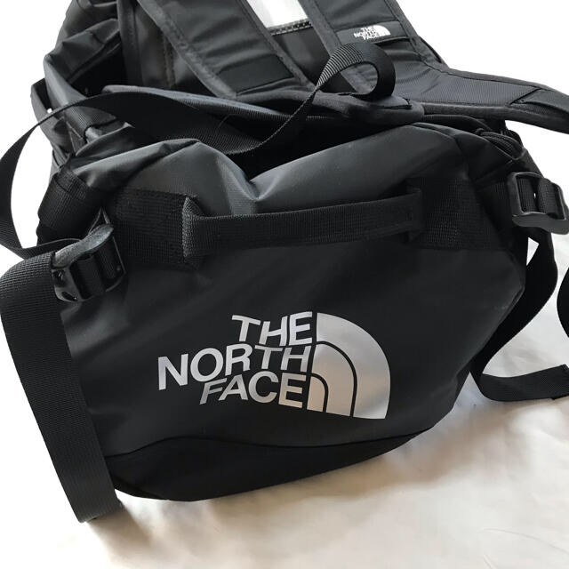 THE NORTH FACE(ザノースフェイス)のTHE NORTH FACE BCダッフル 黒 XS ダッフルバッグ　ブラック メンズのバッグ(ドラムバッグ)の商品写真