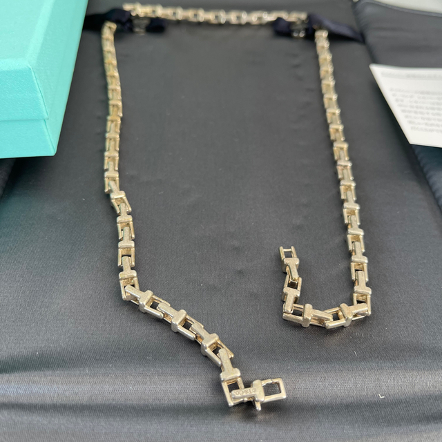 Tiffany&Co. T Narrow Chain Necklace 1