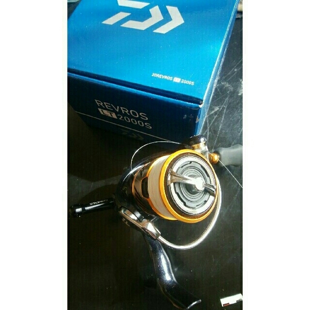 DAIWA(ダイワ)の最終最安値下ダイワレブロスlt 2000s pe0.4、100mゴメクサス付 スポーツ/アウトドアのフィッシング(リール)の商品写真