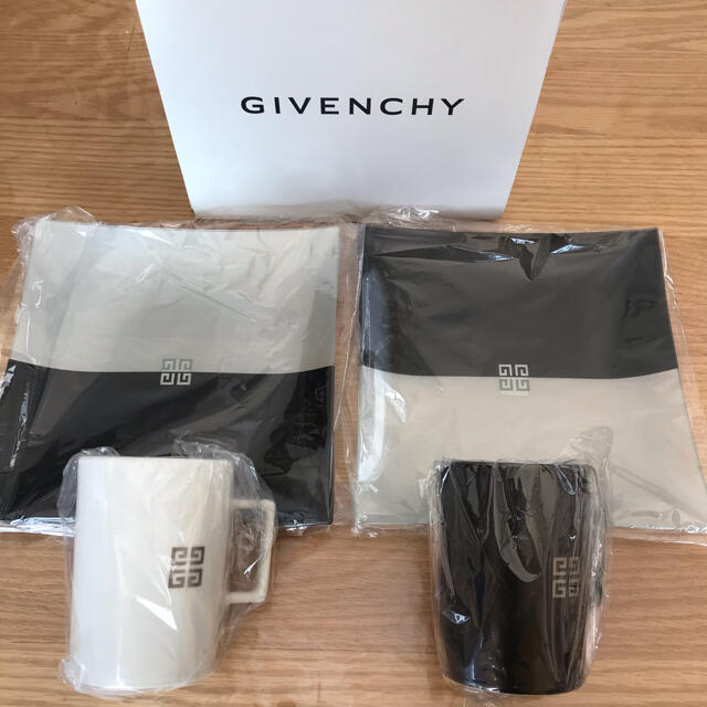 GIVENCHY(ジバンシィ)の【新品未使用】GIVENCHY  モーニングペアセット インテリア/住まい/日用品のキッチン/食器(食器)の商品写真