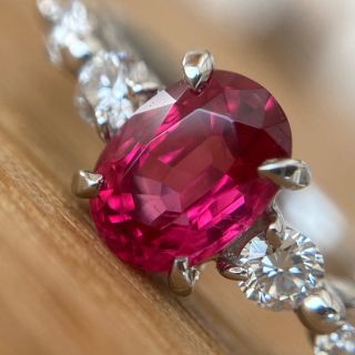 ⭐️燃えるような赤ネオン⭐️レッドスピネル0.75ct　リング(リング(指輪))