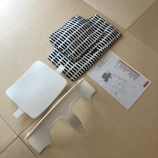 ストッケ(Stokke)のトリップトラップ　ストッケ　ベビーガードとカバークッション(ベビーフェンス/ゲート)