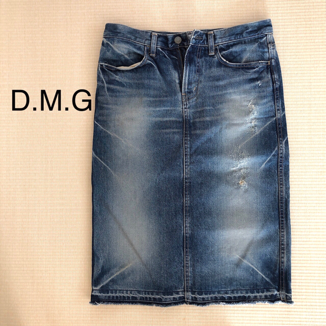 D.M.G.(ドミンゴ)のデニムスカート DMG ドミンゴ ディーエムジー ダメージ加工 カットオフ  レディースのスカート(ひざ丈スカート)の商品写真