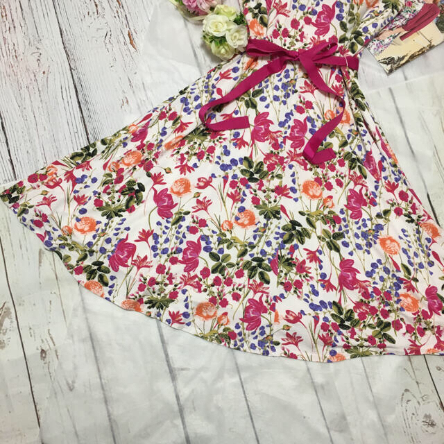 LAURA ASHLEY(ローラアシュレイ)の♡ローラアシュレイワンピース美品♡ レディースのワンピース(ひざ丈ワンピース)の商品写真